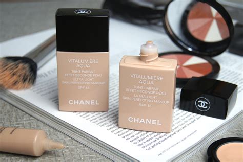 chanel vitalumiere aqua compact sample|Chanel vitalumiere aqua foundation reviews.